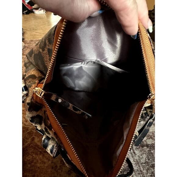 Leopard Backpack - Picture 3 of 8